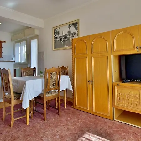 Apartment With A Parking Space Palit, Rab - 17881