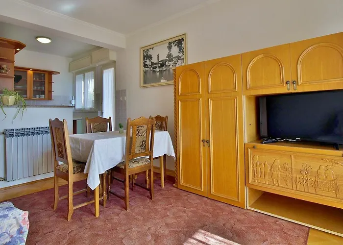 Apartmán With Parking Space Palit, Rab - 17881