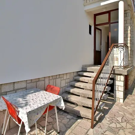 Apartment With Parking Space Palit, Rab - 17881 Palit