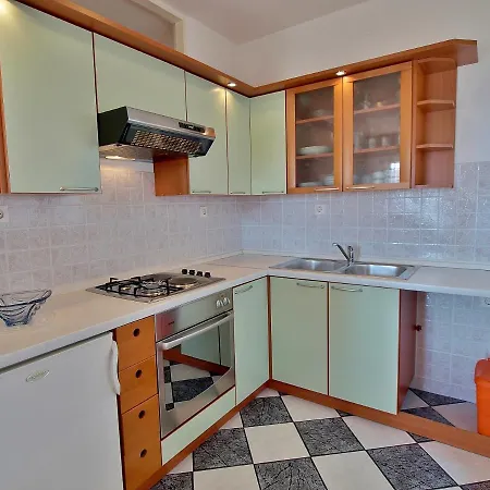 With Parking Space Palit, Rab - 17881 * Palit